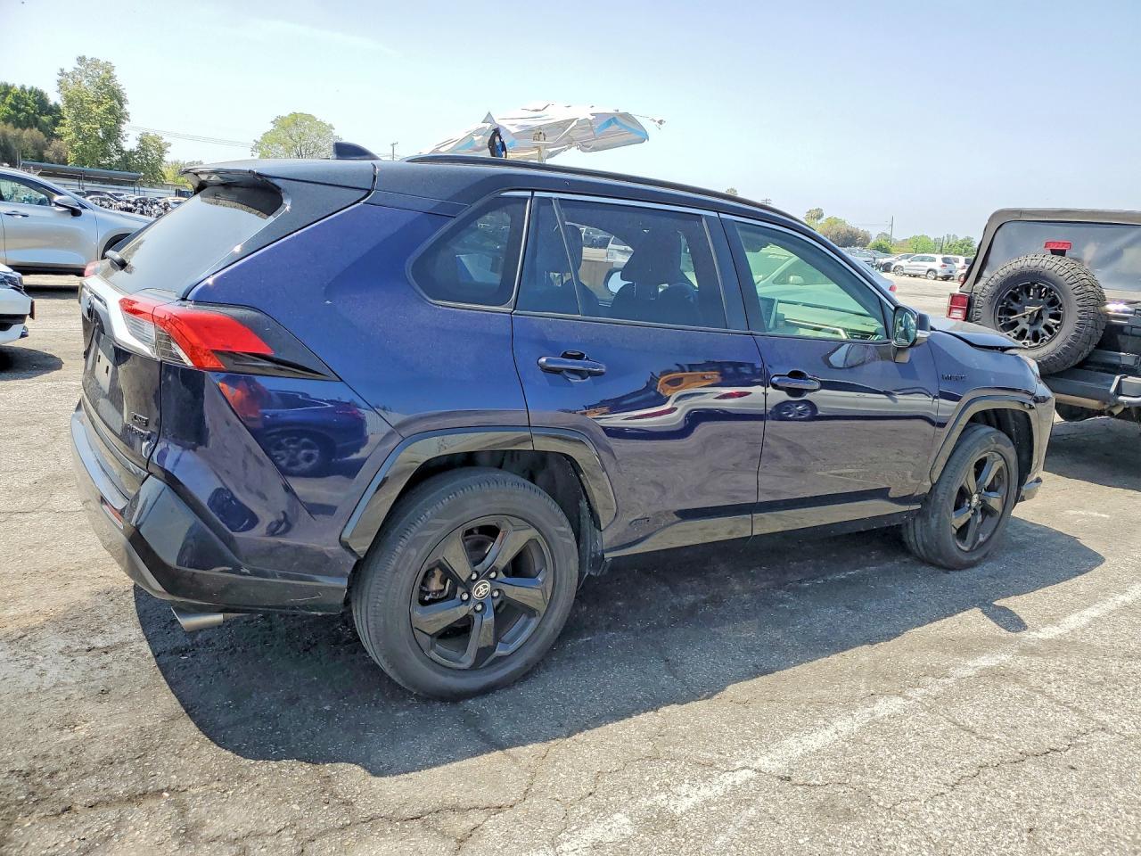 2020 TOYOTA RAV4 HYBRID — фото 3