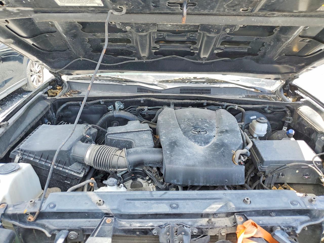 TOYOTA TACOMA