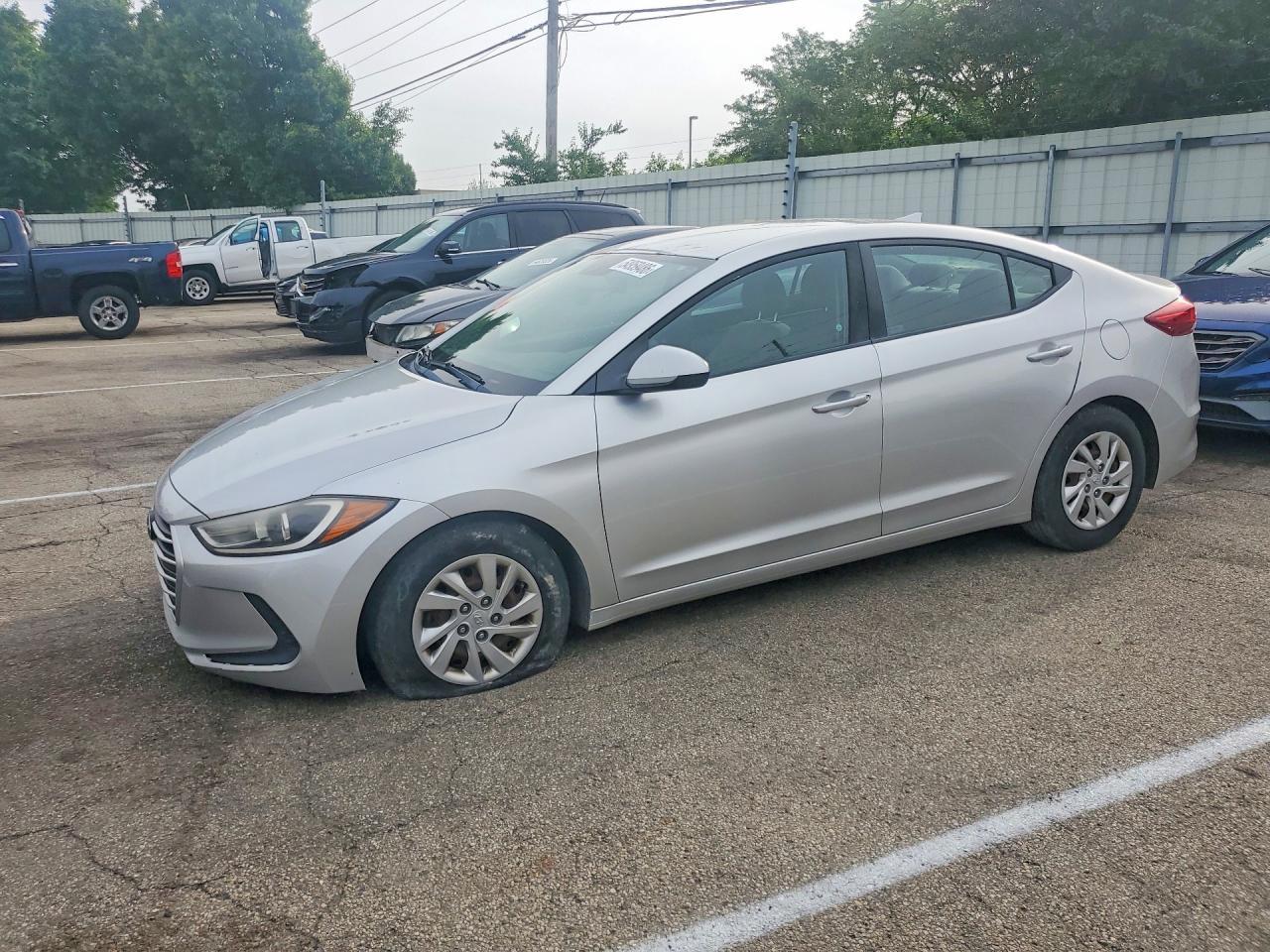 2017 HYUNDAI ELANTRA — фото 1