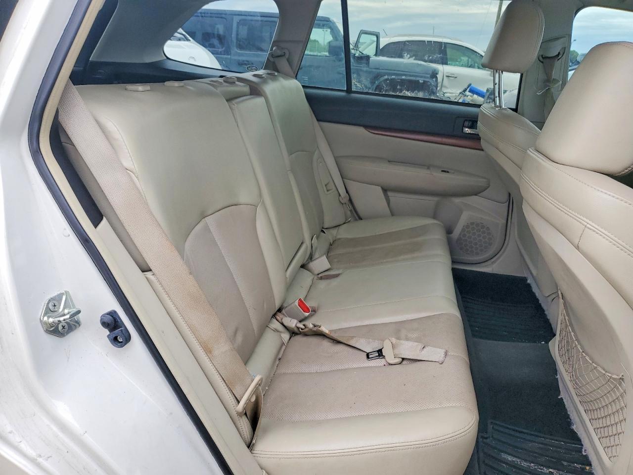 SUBARU OUTBACK