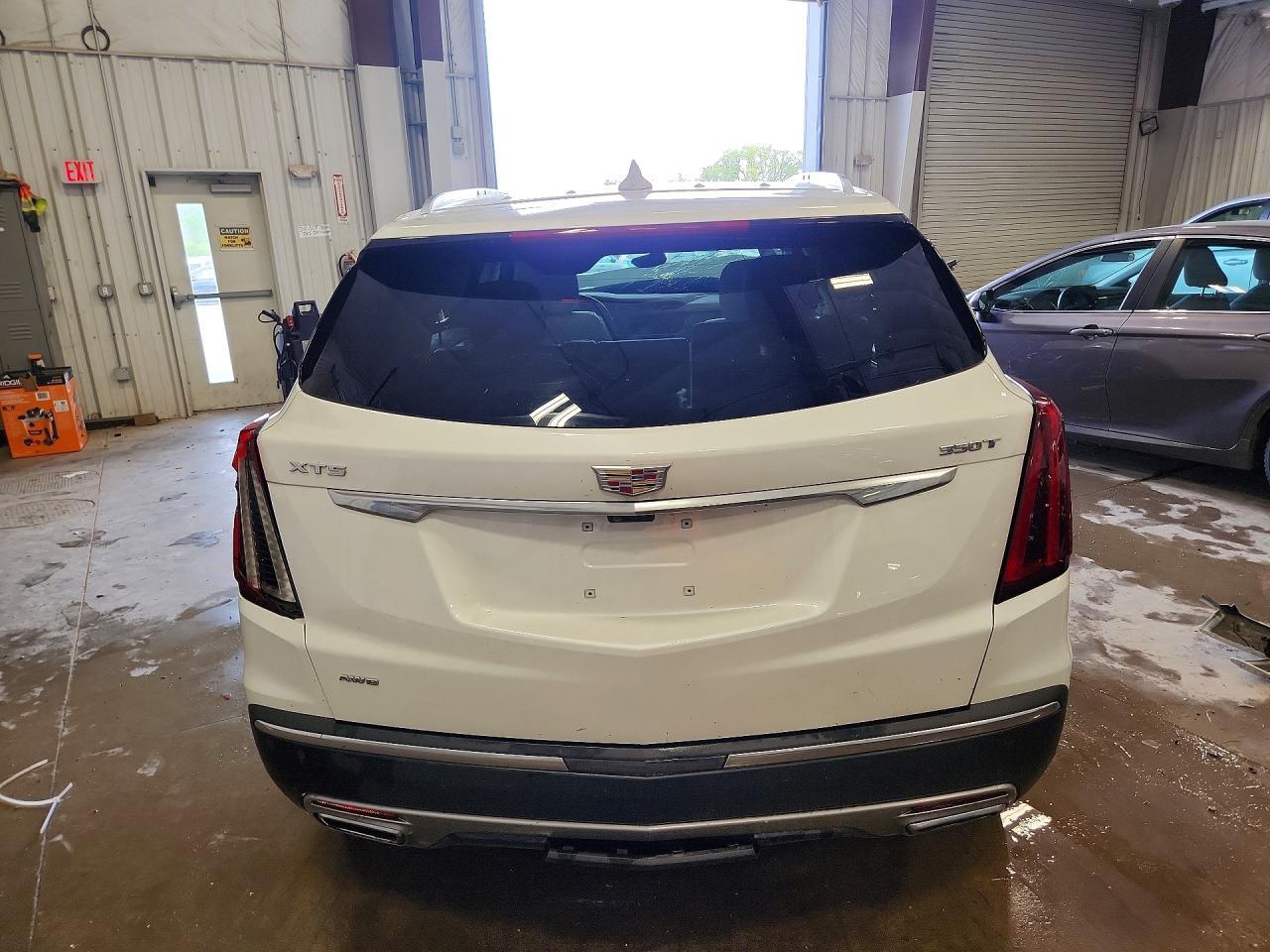 2025 CADILLAC XT5 — фото 6