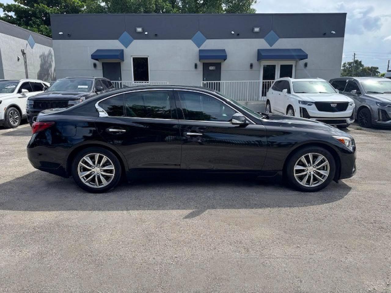 INFINITI Q50