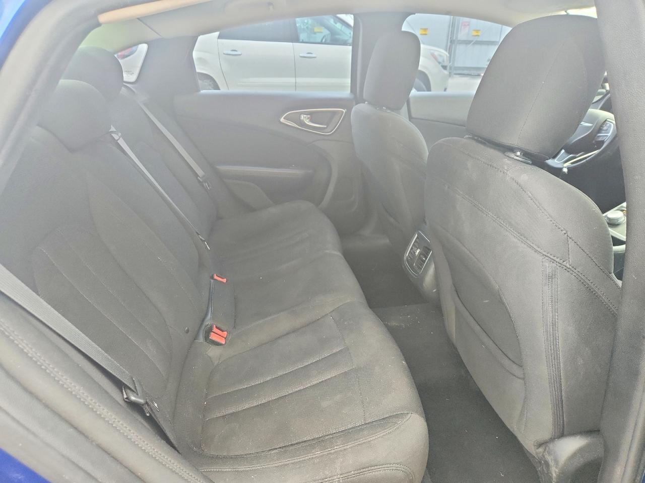 2015 CHRYSLER 200 — фото 10
