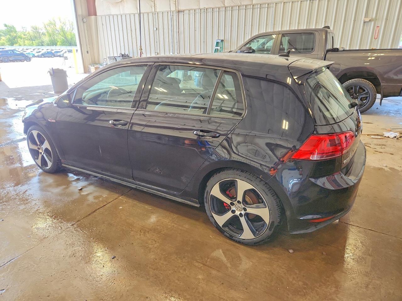 2015 VOLKSWAGEN GOLF GTI — фото 2