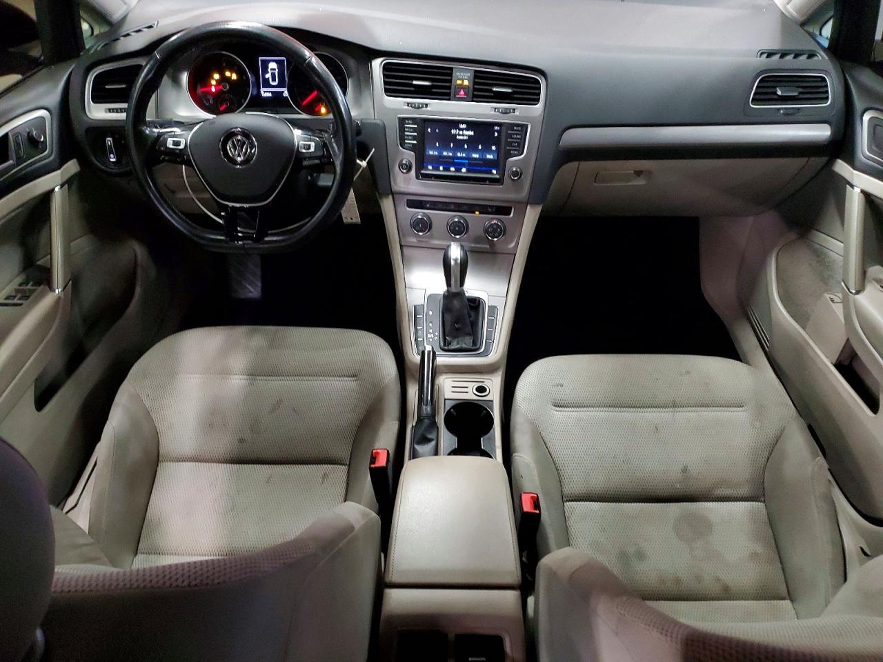 VOLKSWAGEN GOLF SPORTSVAN