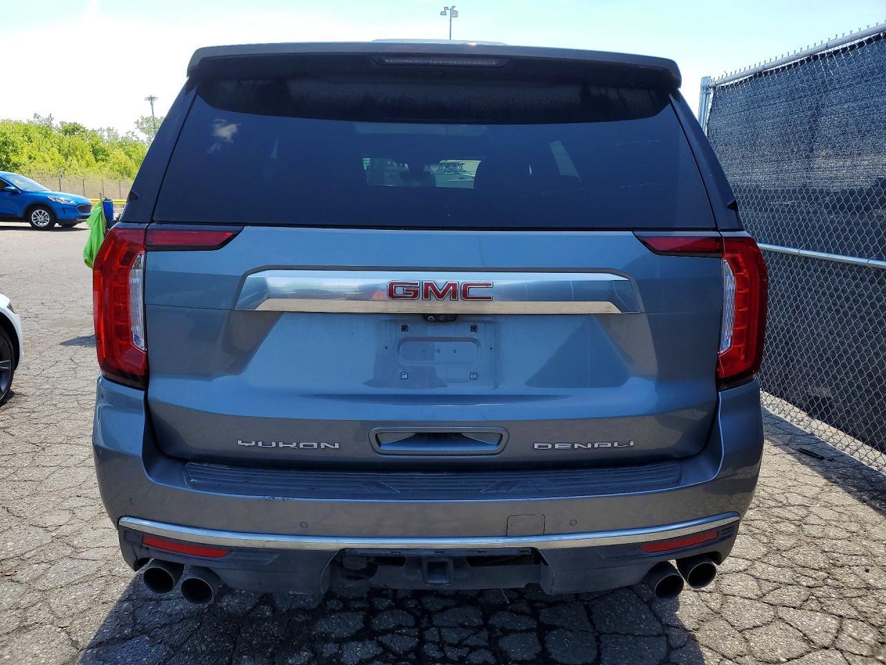 GMC YUKON