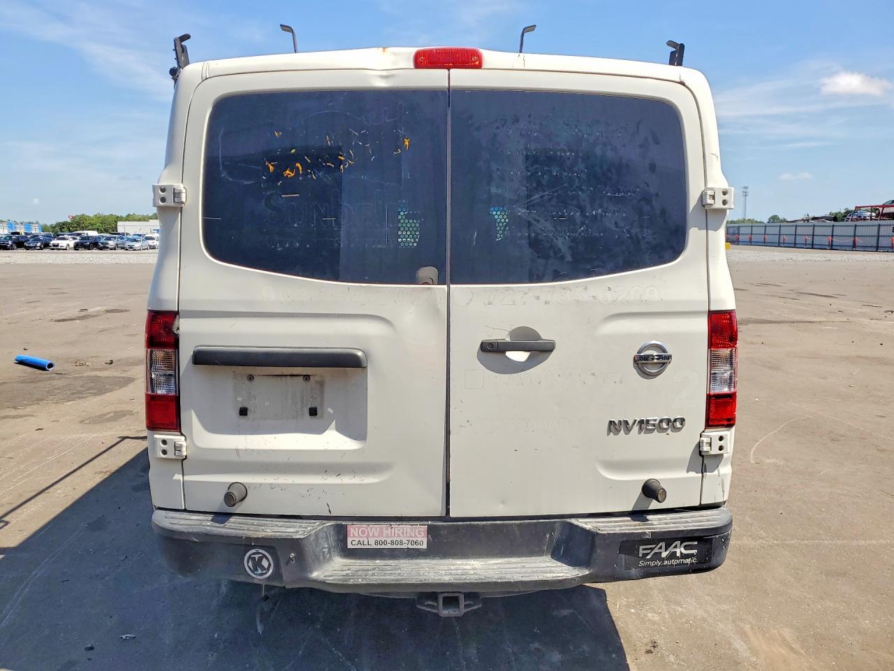 NISSAN NV