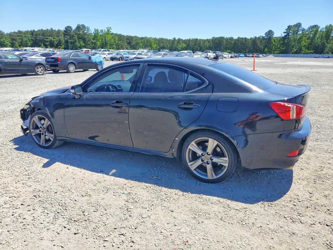 LEXUS IS