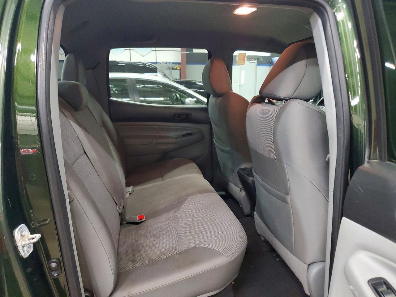 TOYOTA TACOMA