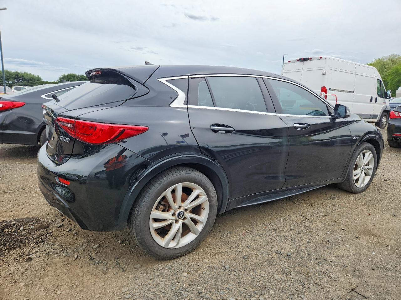 2018 INFINITI QX30 — фото 3