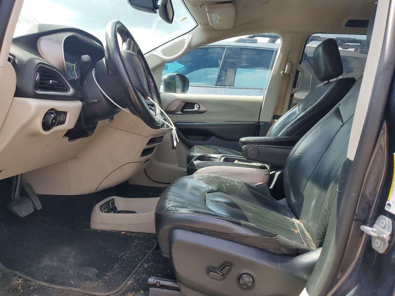 CHRYSLER PACIFICA