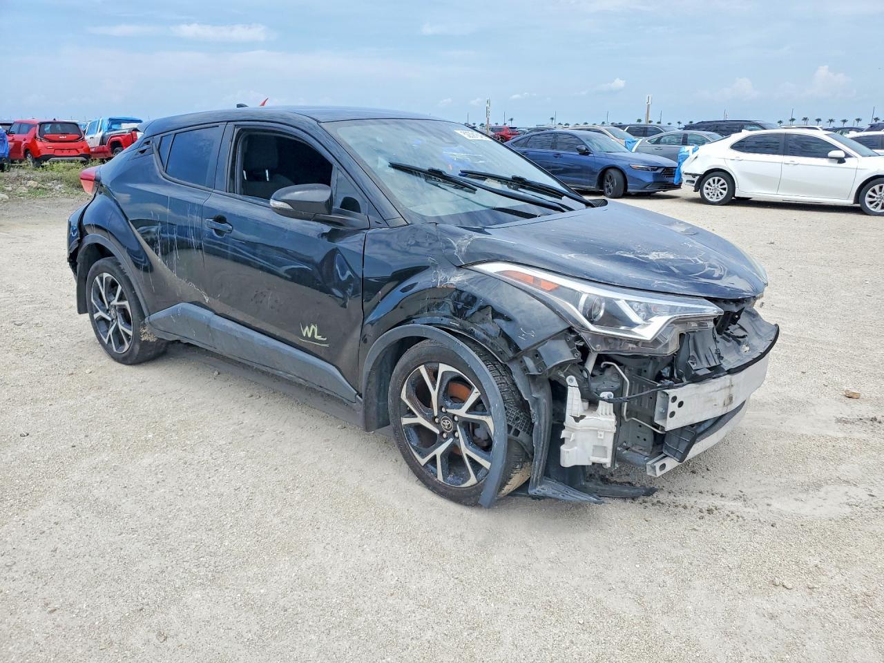2018 TOYOTA C-HR — фото 4