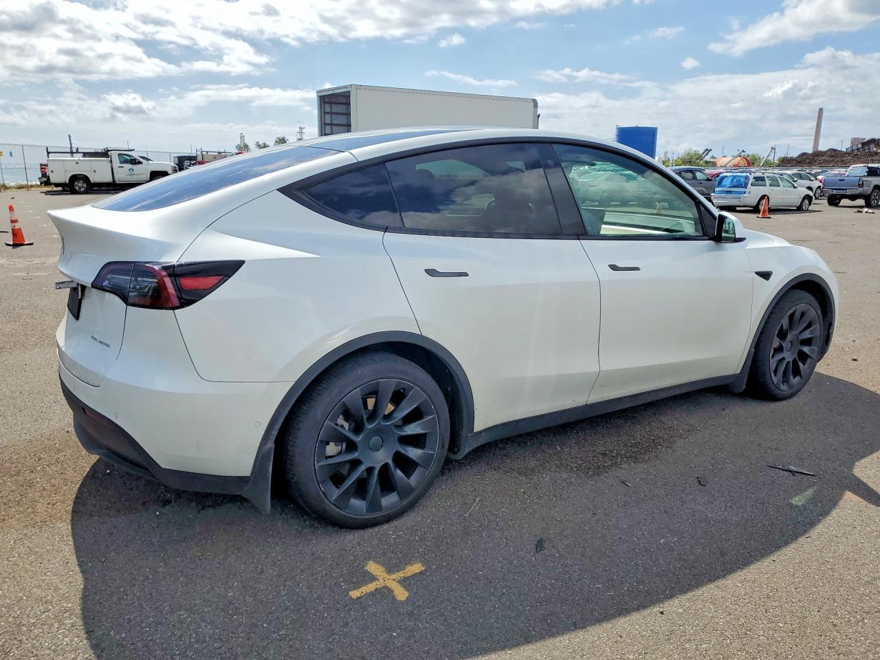 2021 TESLA MODEL Y — фото 3