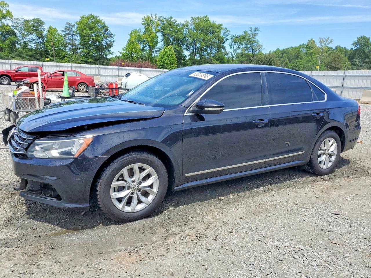 2017 VOLKSWAGEN PASSAT — фото 1