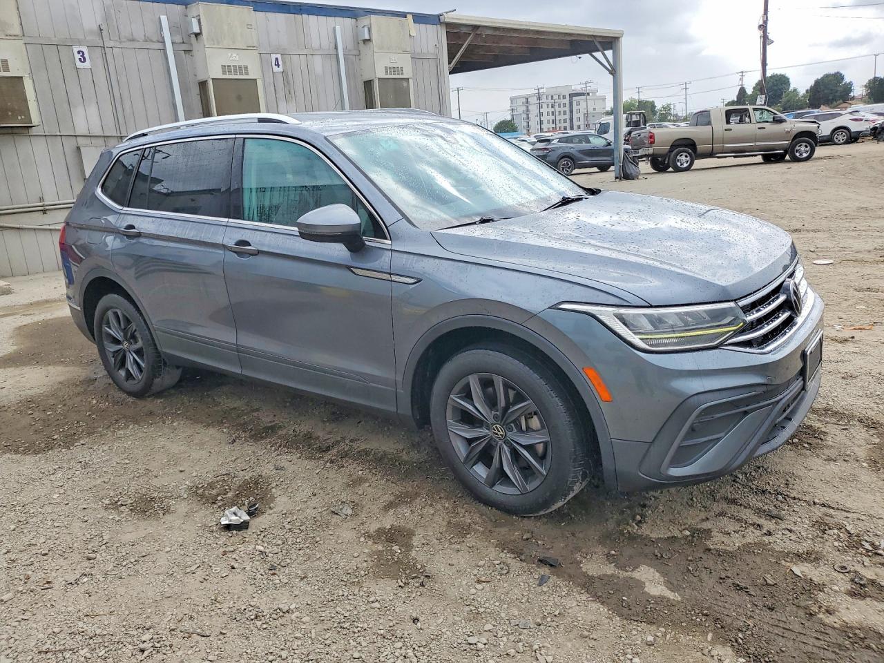 2022 VOLKSWAGEN TIGUAN — фото 4