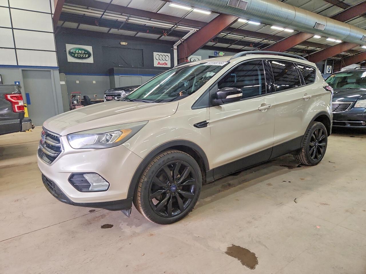 2017 FORD ESCAPE — фото 1