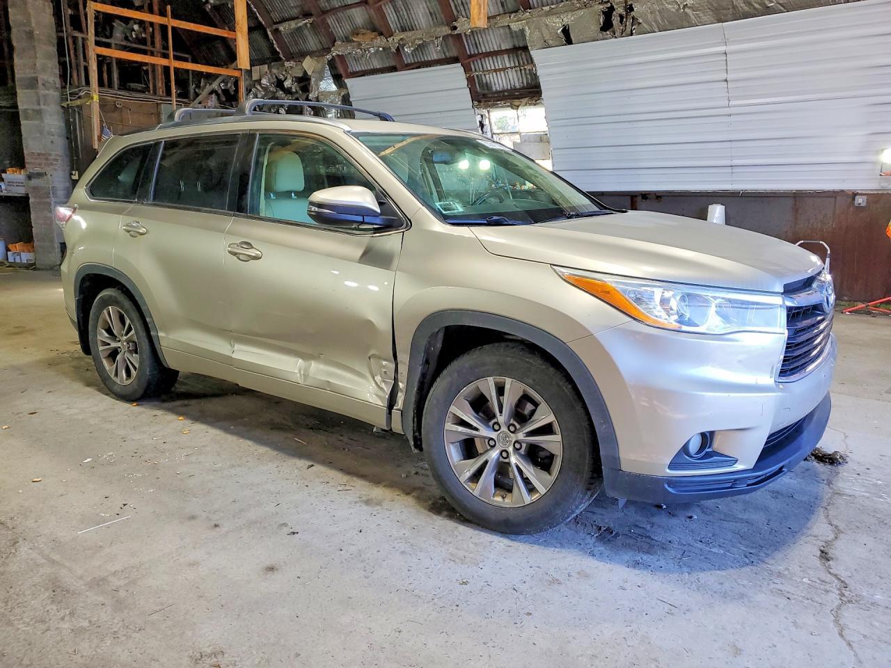 TOYOTA HIGHLANDER