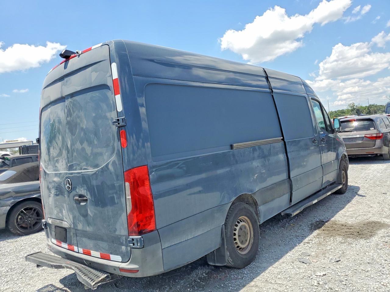MERCEDES-BENZ SPRINTER
