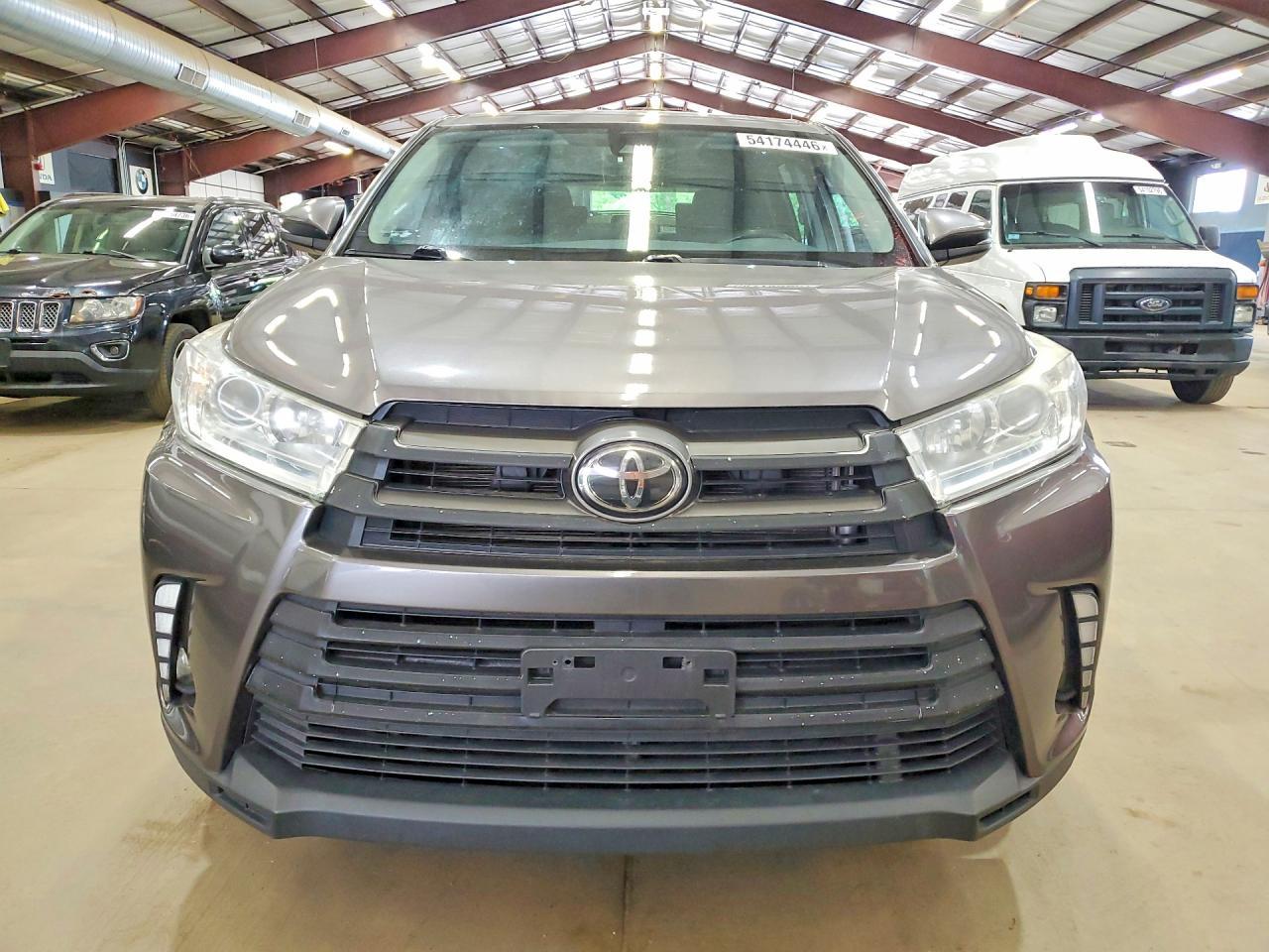 2019 TOYOTA HIGHLANDER — фото 5