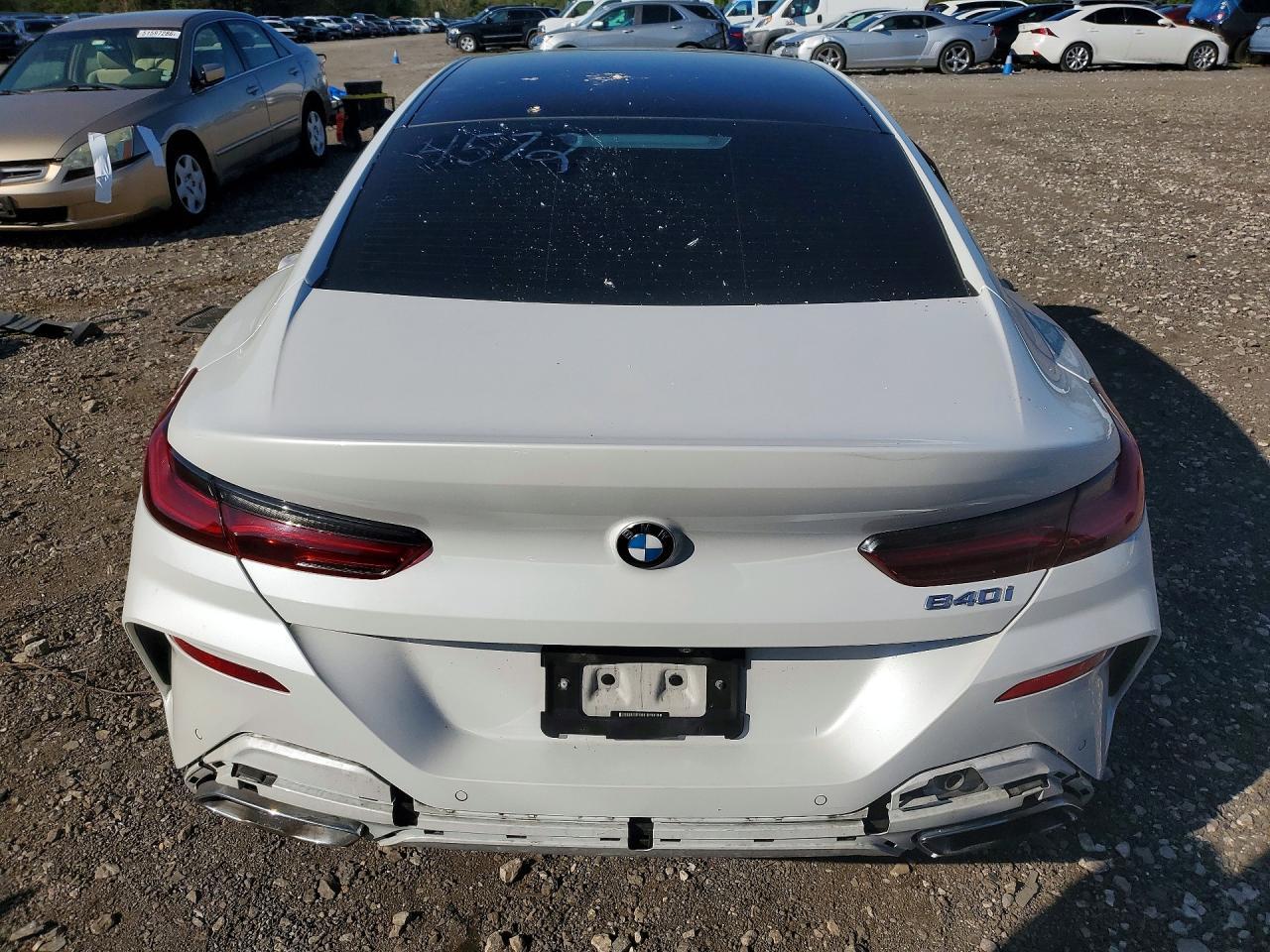 BMW 8 SERIES