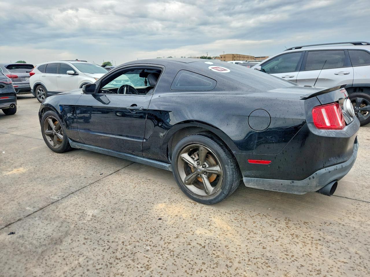 FORD MUSTANG