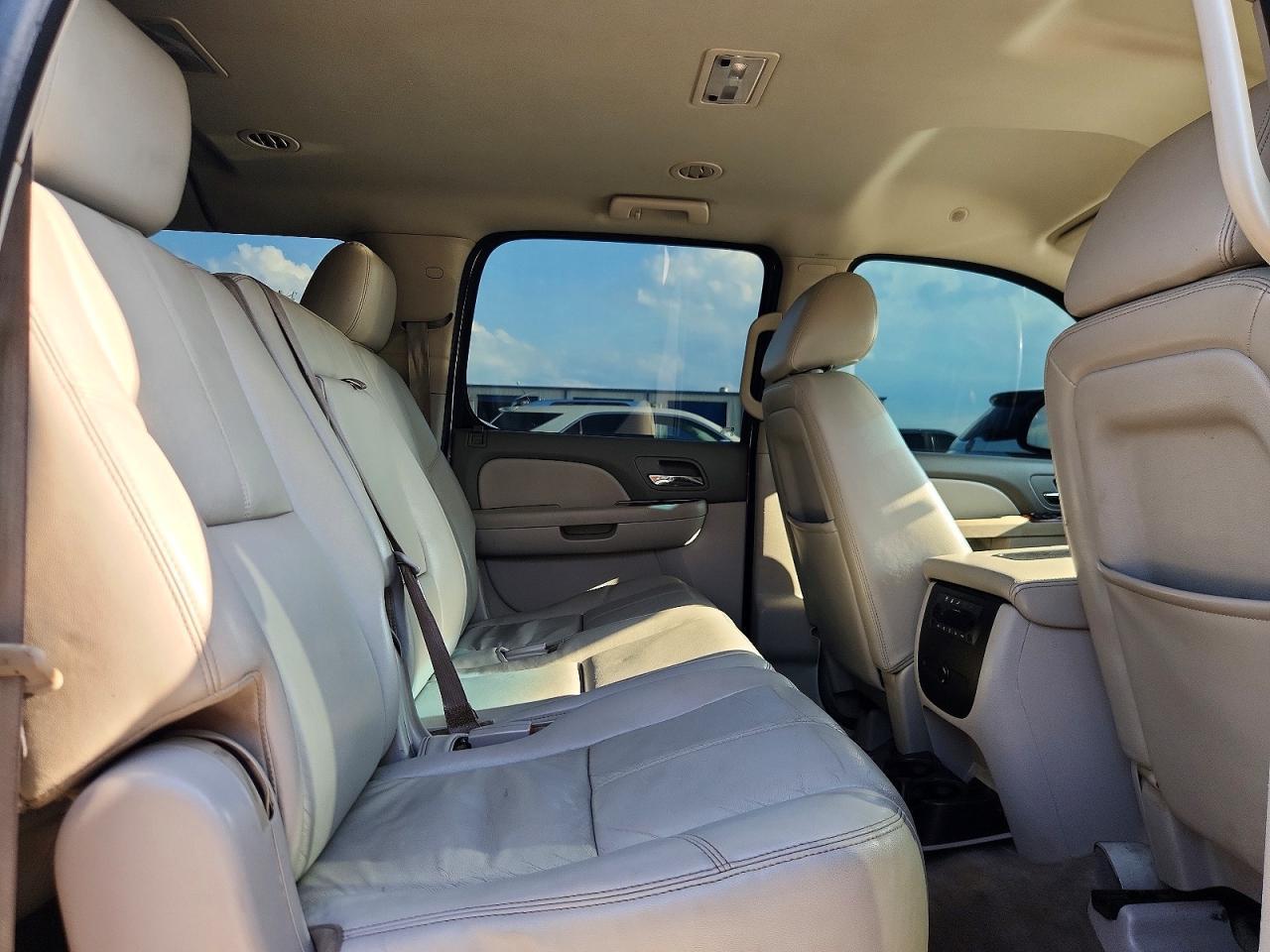 2014 CHEVROLET SUBURBAN — фото 11