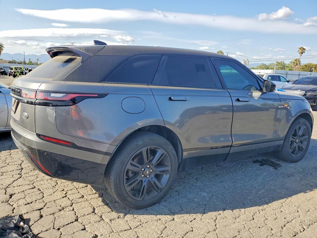 2018 LAND ROVER RANGE ROVER VELAR — фото 3
