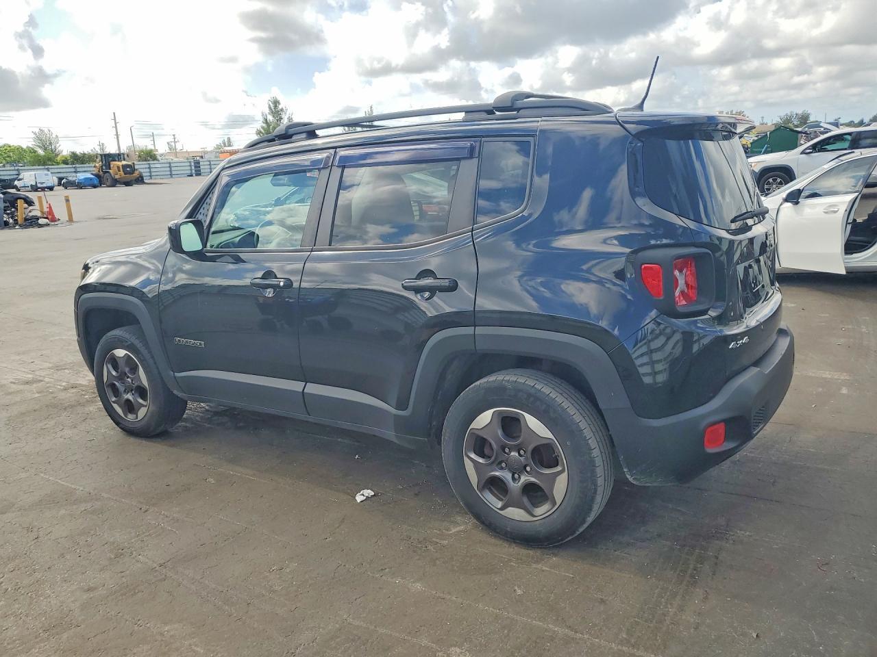 2016 JEEP RENEGADE — фото 2