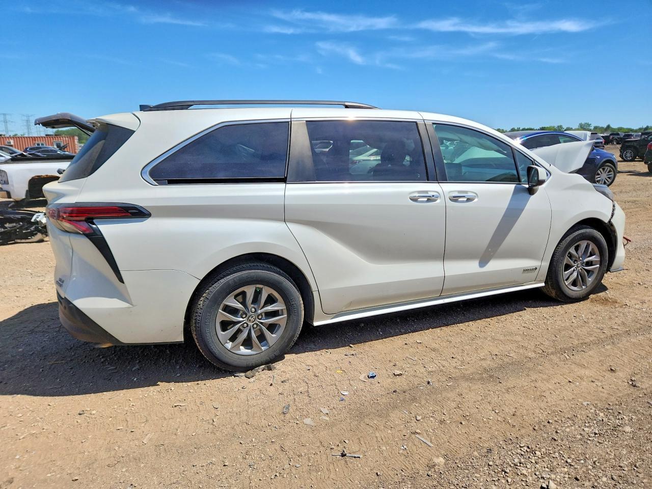 2021 TOYOTA SIENNA — фото 3