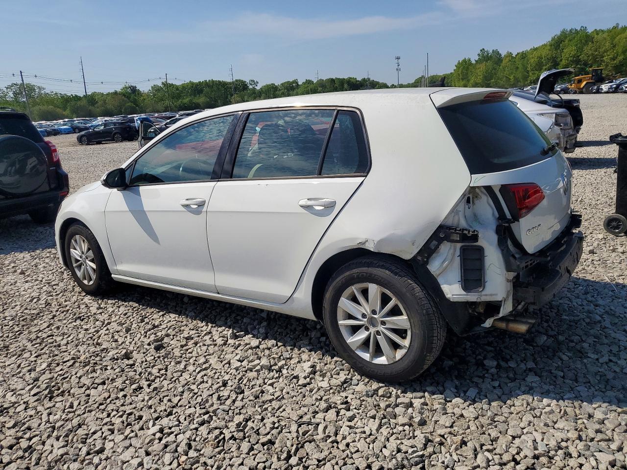 VOLKSWAGEN GOLF