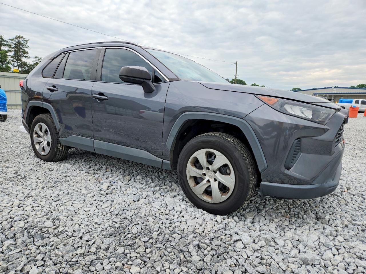 2020 TOYOTA RAV4 — фото 4