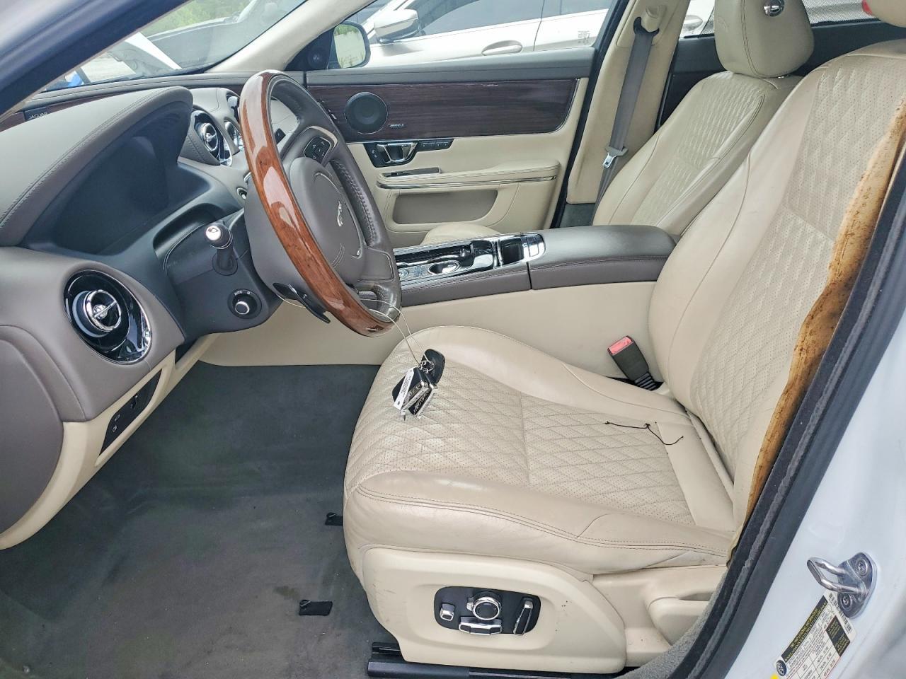 2017 JAGUAR XJ — фото 7