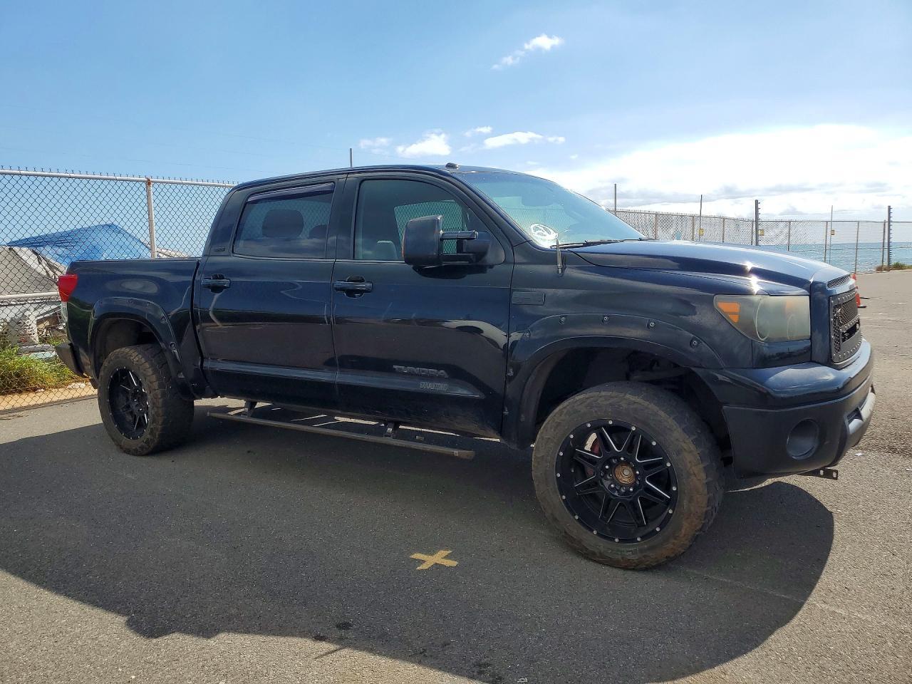 TOYOTA TUNDRA