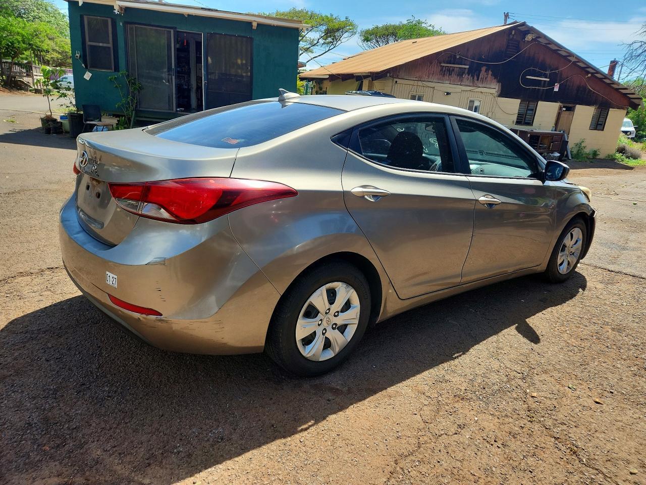 HYUNDAI ELANTRA