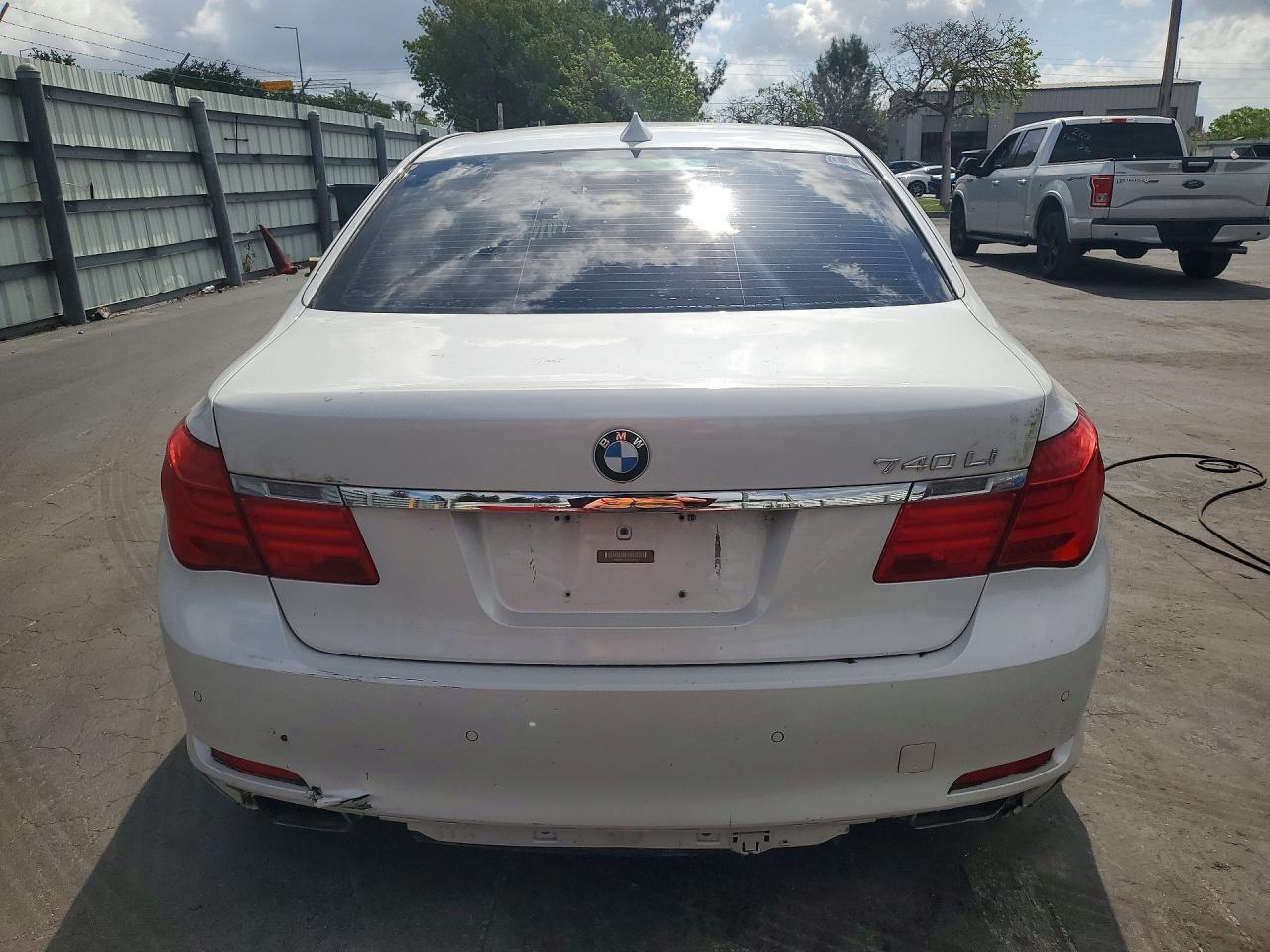 BMW 7 SERIES