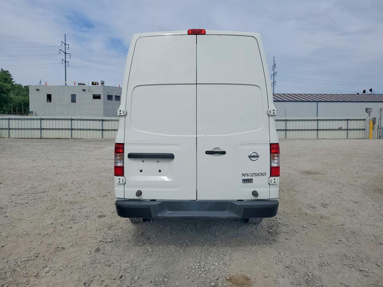 NISSAN NV