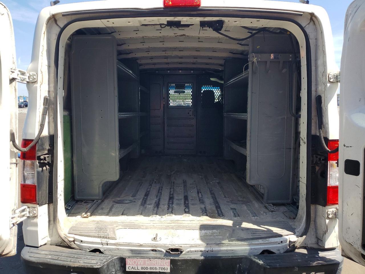 NISSAN NV