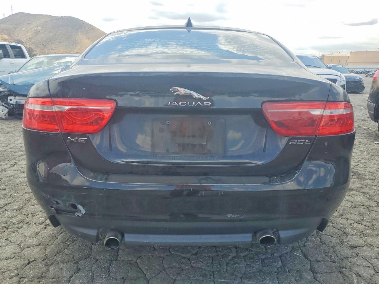 2017 JAGUAR XE — фото 6
