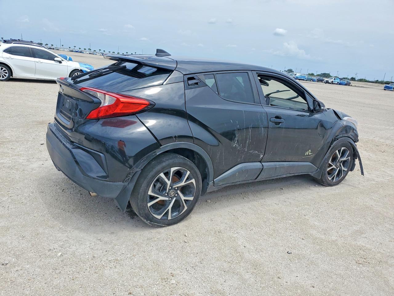 2018 TOYOTA C-HR — фото 3