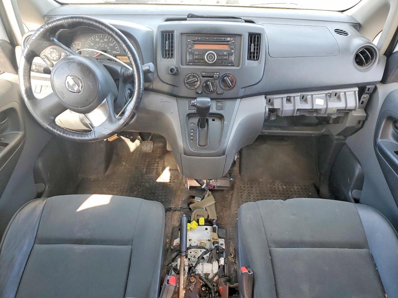 NISSAN NV200