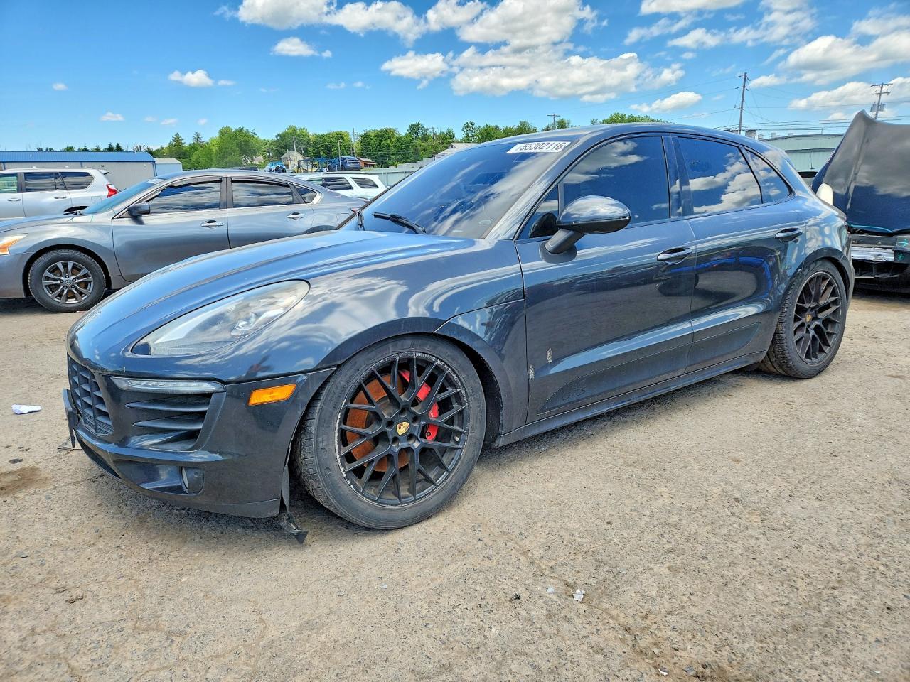 PORSCHE MACAN