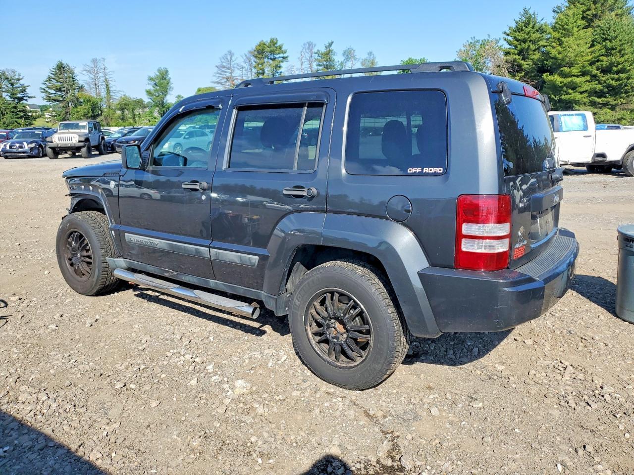 2011 JEEP LIBERTY — фото 2