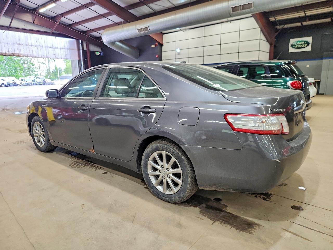 2011 TOYOTA CAMRY HYBRID — фото 2