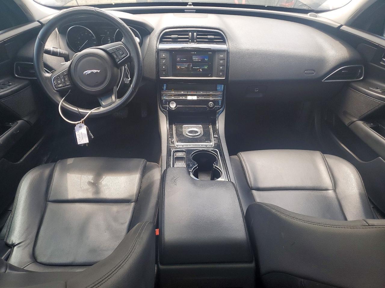 2017 JAGUAR XE — фото 8