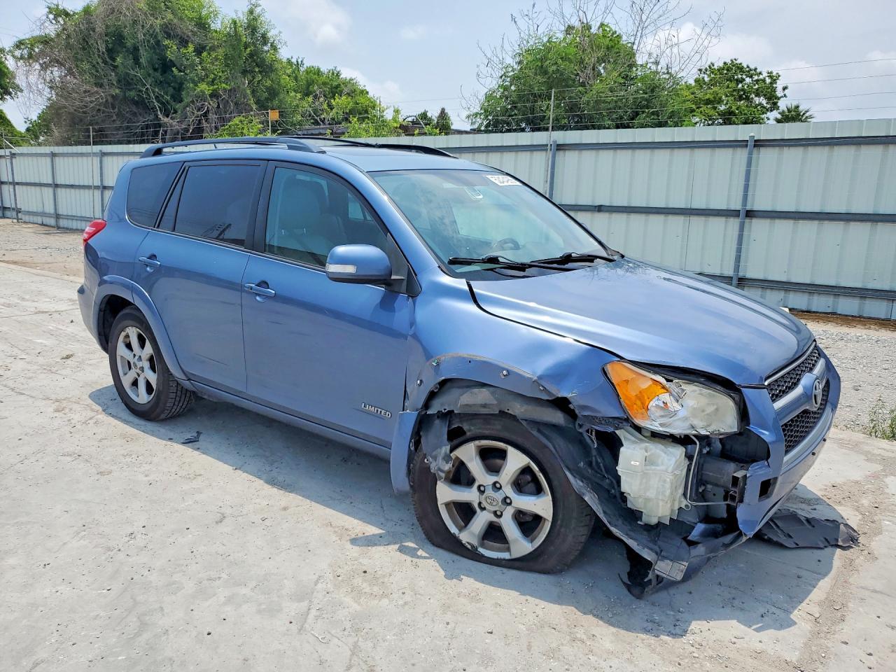 2011 TOYOTA RAV4 — фото 4
