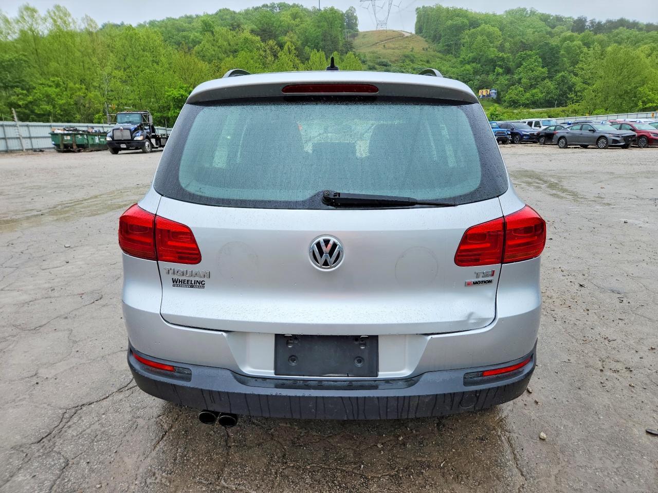 VOLKSWAGEN TIGUAN