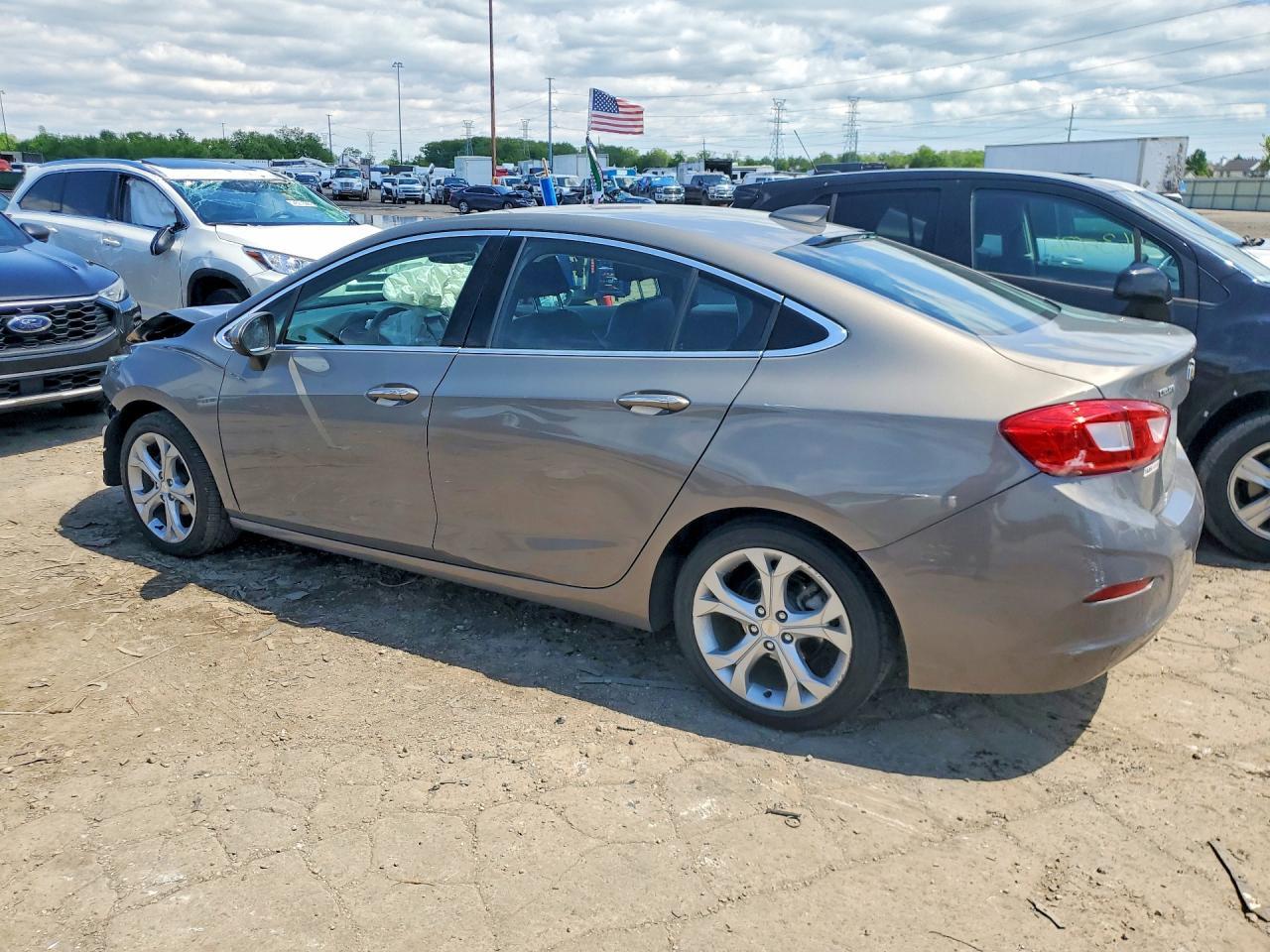 2018 CHEVROLET CRUZE — фото 2