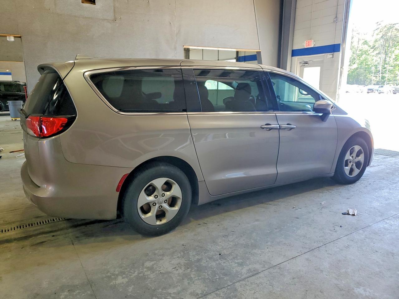 CHRYSLER PACIFICA