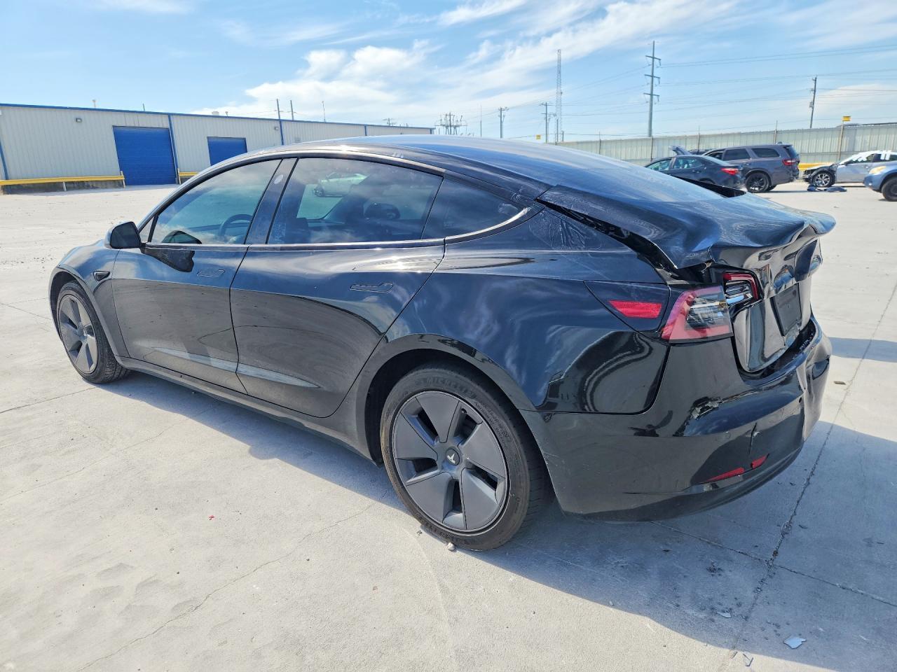 2022 TESLA MODEL 3 — фото 2