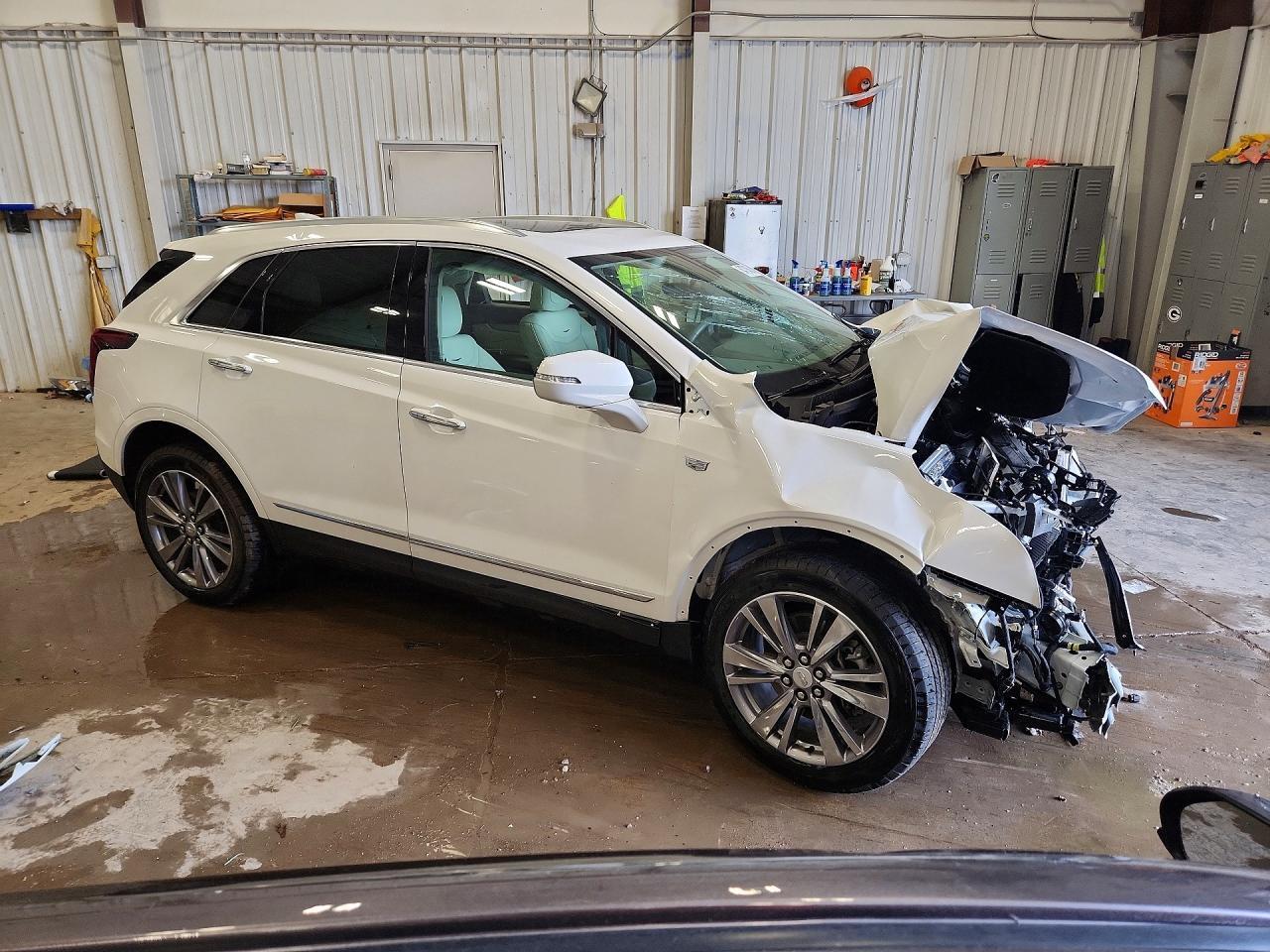 2025 CADILLAC XT5 — фото 4